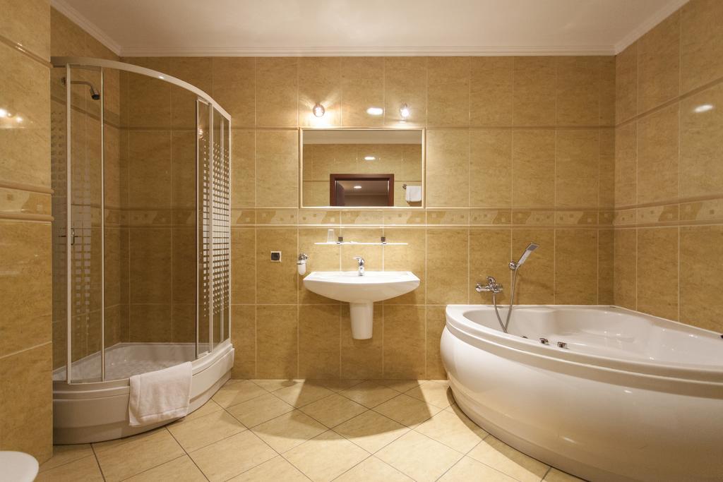 L'Ascada Hotel Сьрем Екстер'єр фото