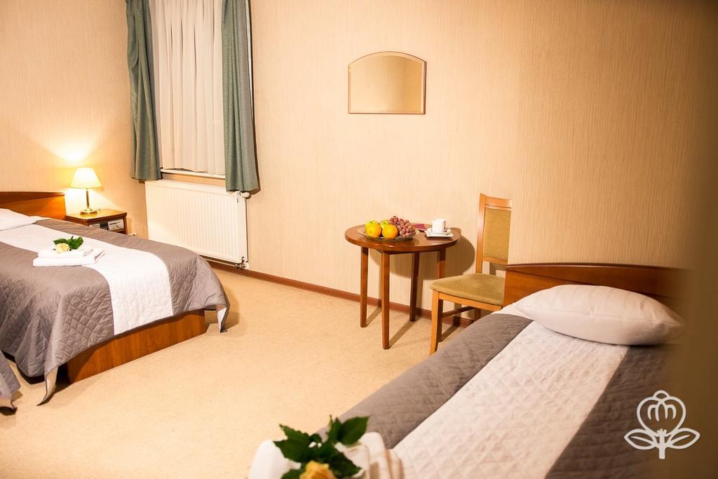 L'Ascada Hotel Сьрем Екстер'єр фото