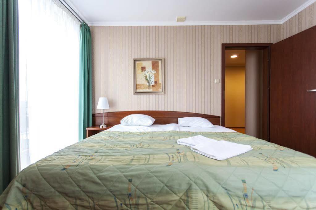 L'Ascada Hotel Сьрем Екстер'єр фото